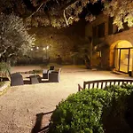 Maison D'hote Mas De Castille Entre Uzes Et Le Pont Du Gard 3*