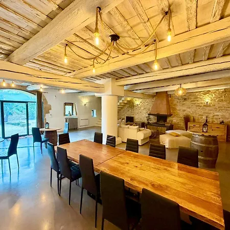 Гостевой дом Maison D'hote Mas De Castille Entre Uzes Et Le Pont Du Gard Argilliers