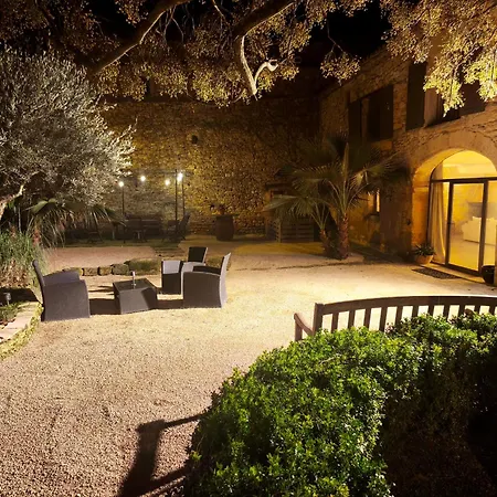 Maison D'hote Mas De Castille Entre Uzes Et Le Pont Du Gard 3*