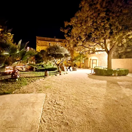 Maison D'hôte Mas De Castille Entre Uzès Et Le Pont Du Gard Maison d'hôtes 3*