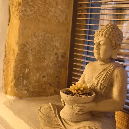 Maison D'hote Mas De Castille Entre Uzes Et Le Pont Du Gard 3*