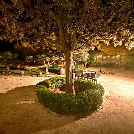 Maison D'hote Mas De Castille Entre Uzes Et Le Pont Du Gard Penzion Argilliers
