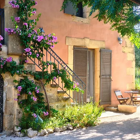 Maison D'hôte Mas De Castille Entre Uzès Et Le Pont Du Gard Maison d'hôtes 3*