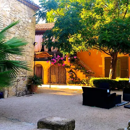 Maison D'hote Mas De Castille Entre Uzes Et Le Pont Du Gard Penzion Argilliers