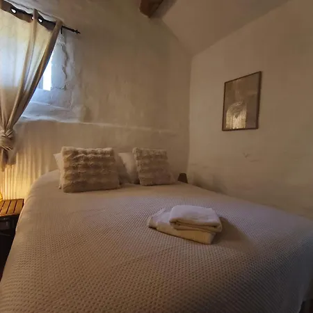 Maison D'hôte Mas De Castille Entre Uzès Et Le Pont Du Gard Maison d'hôtes 3*