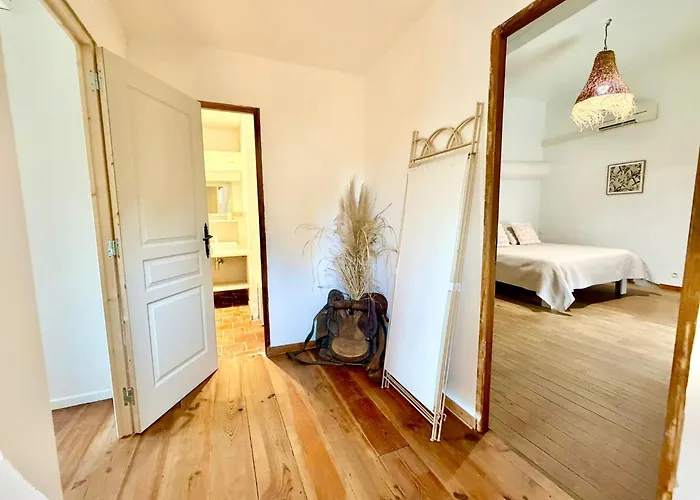 Maison D'hote Mas De Castille Entre Uzes Et Le Pont Du Gard 3* Argilliers