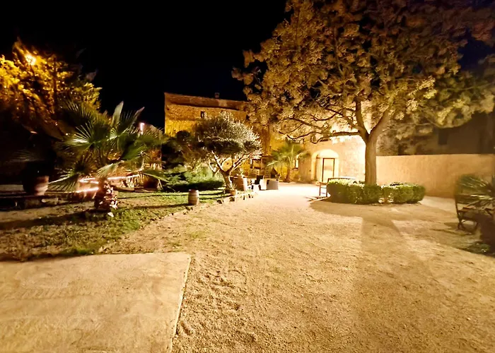 Maison D'hote Mas De Castille Entre Uzes Et Le Pont Du Gard Gasthuis 3*