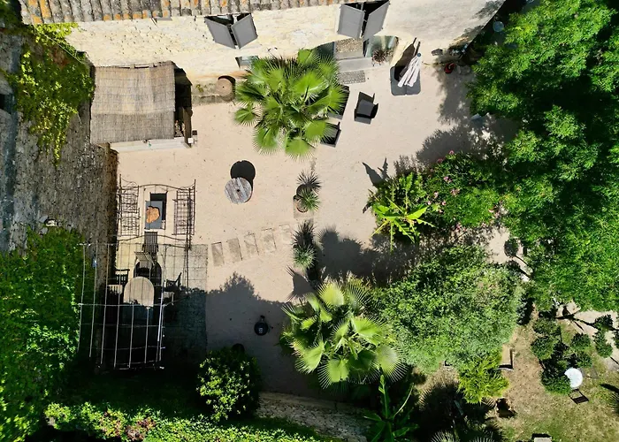 Gasthuis Maison D'hote Mas De Castille Entre Uzes Et Le Pont Du Gard 3*