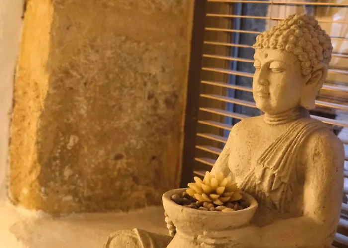 Maison D'hote Mas De Castille Entre Uzes Et Le Pont Du Gard 3*